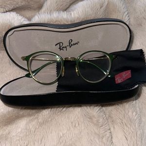 USED RayBan eyeglasses. Good condition.